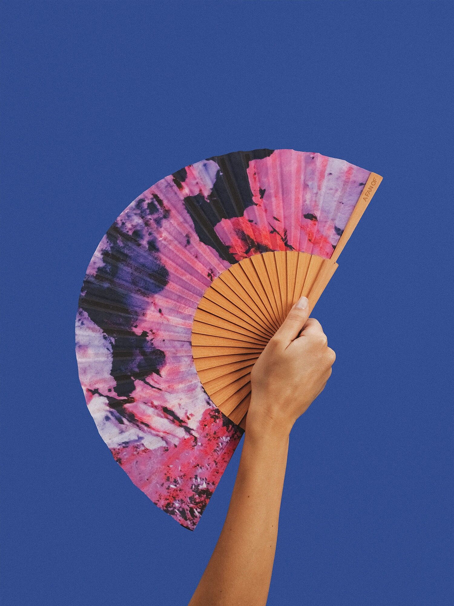 NEW* TERRA Fan - 23 cm - pink, black