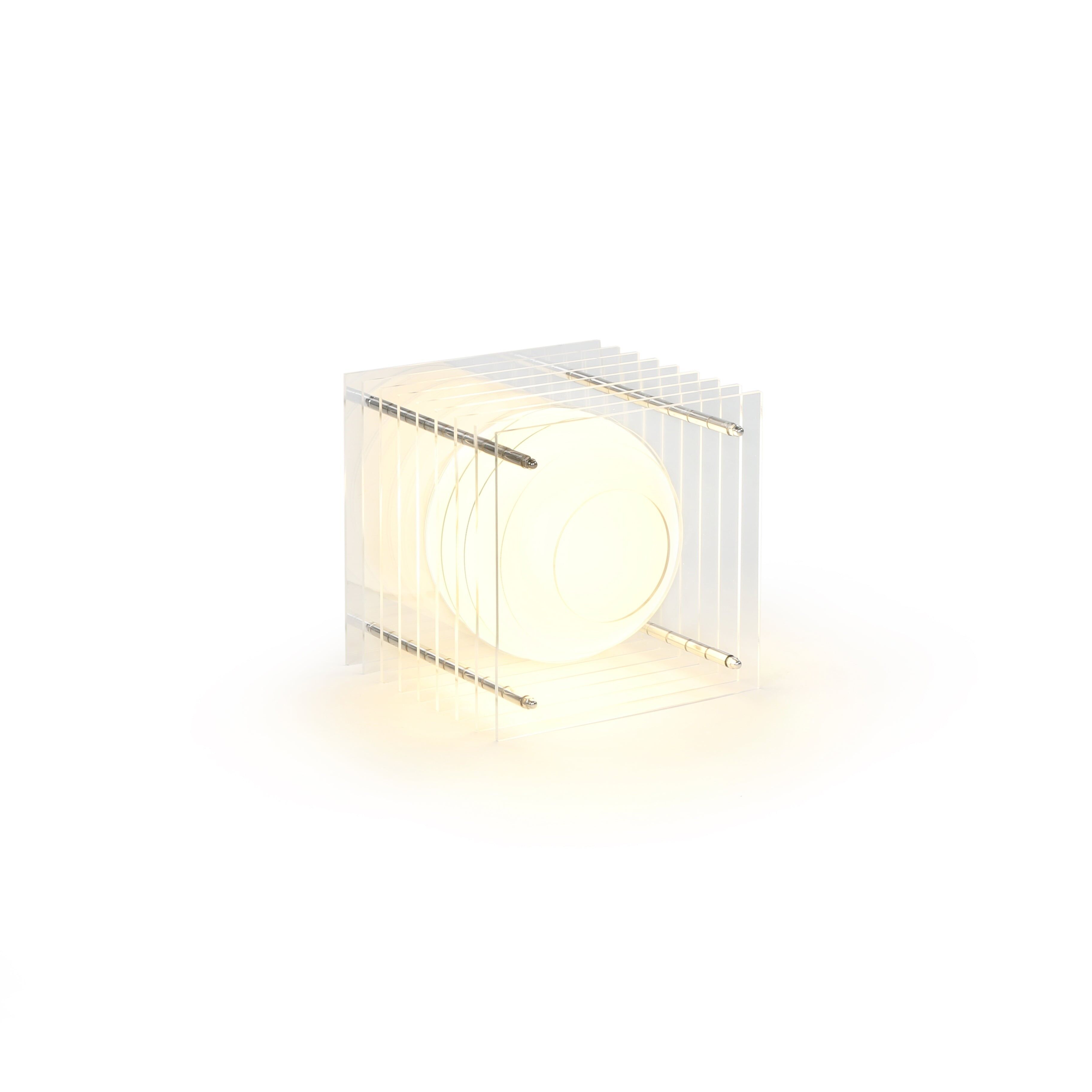 Lớp small square in clear acrylic CE