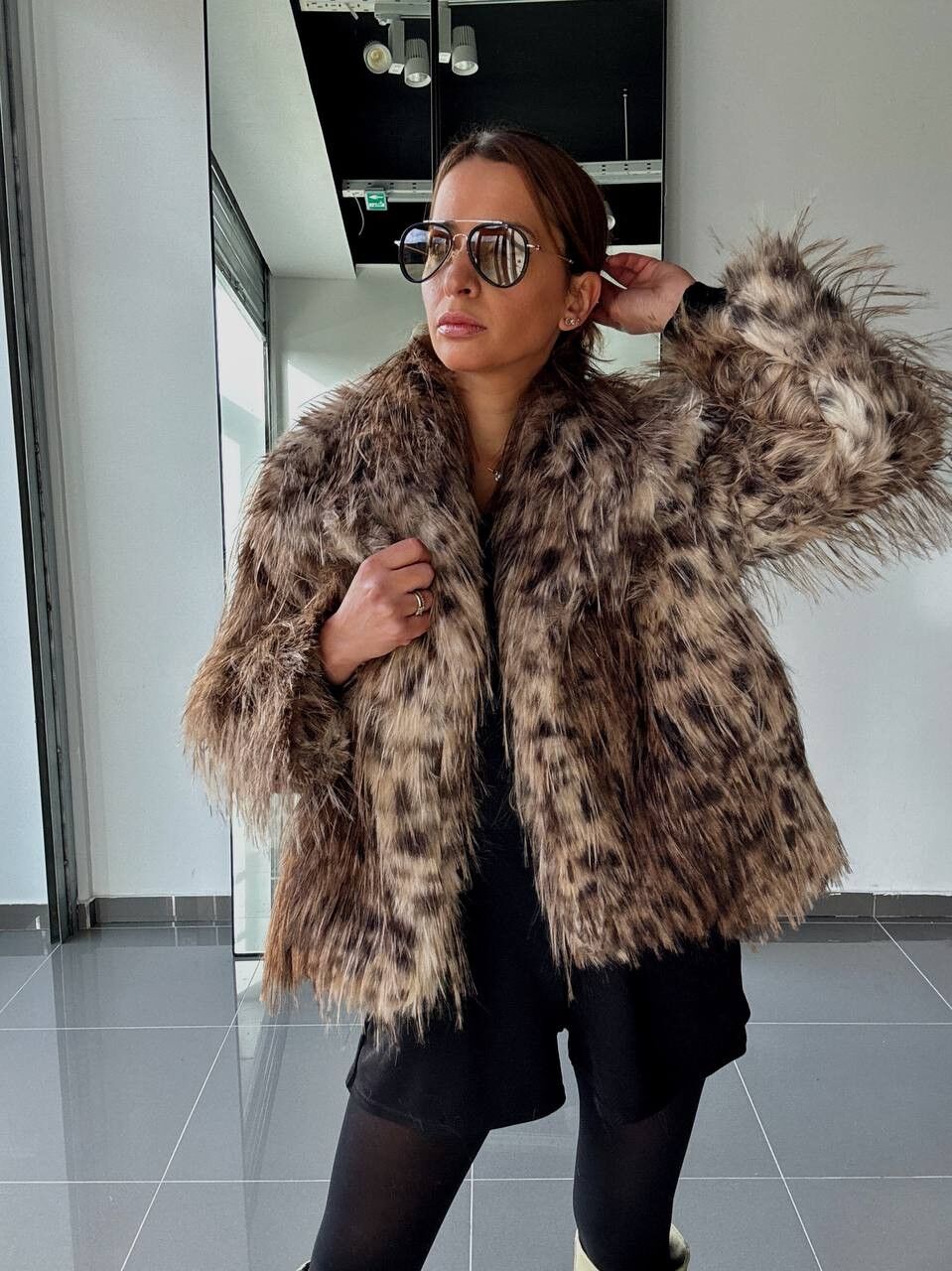 Cappotto corto in pelliccia sintetica – Leopardo oversize intenso e voluminoso