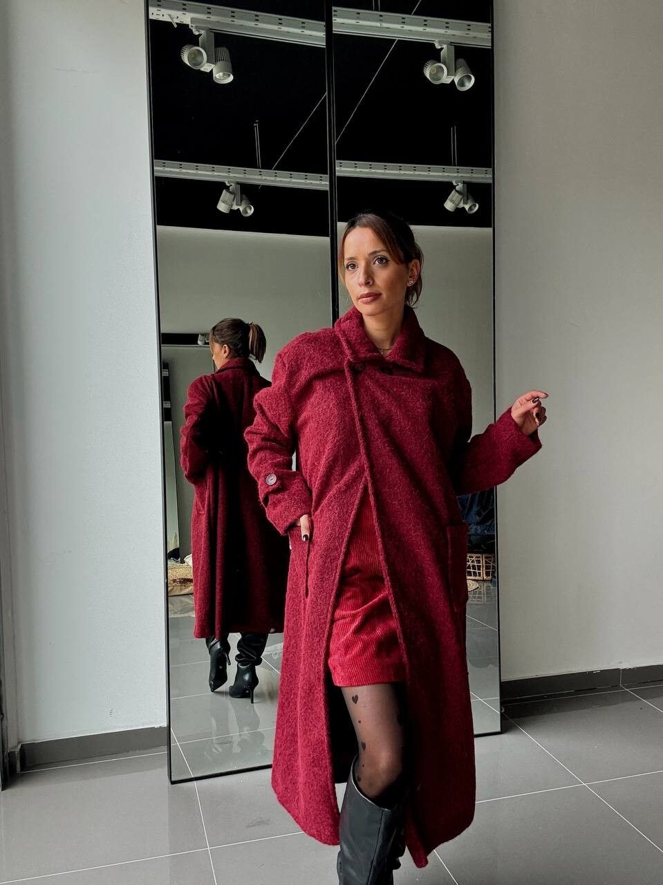 Abrigo largo con forro y bolsillos