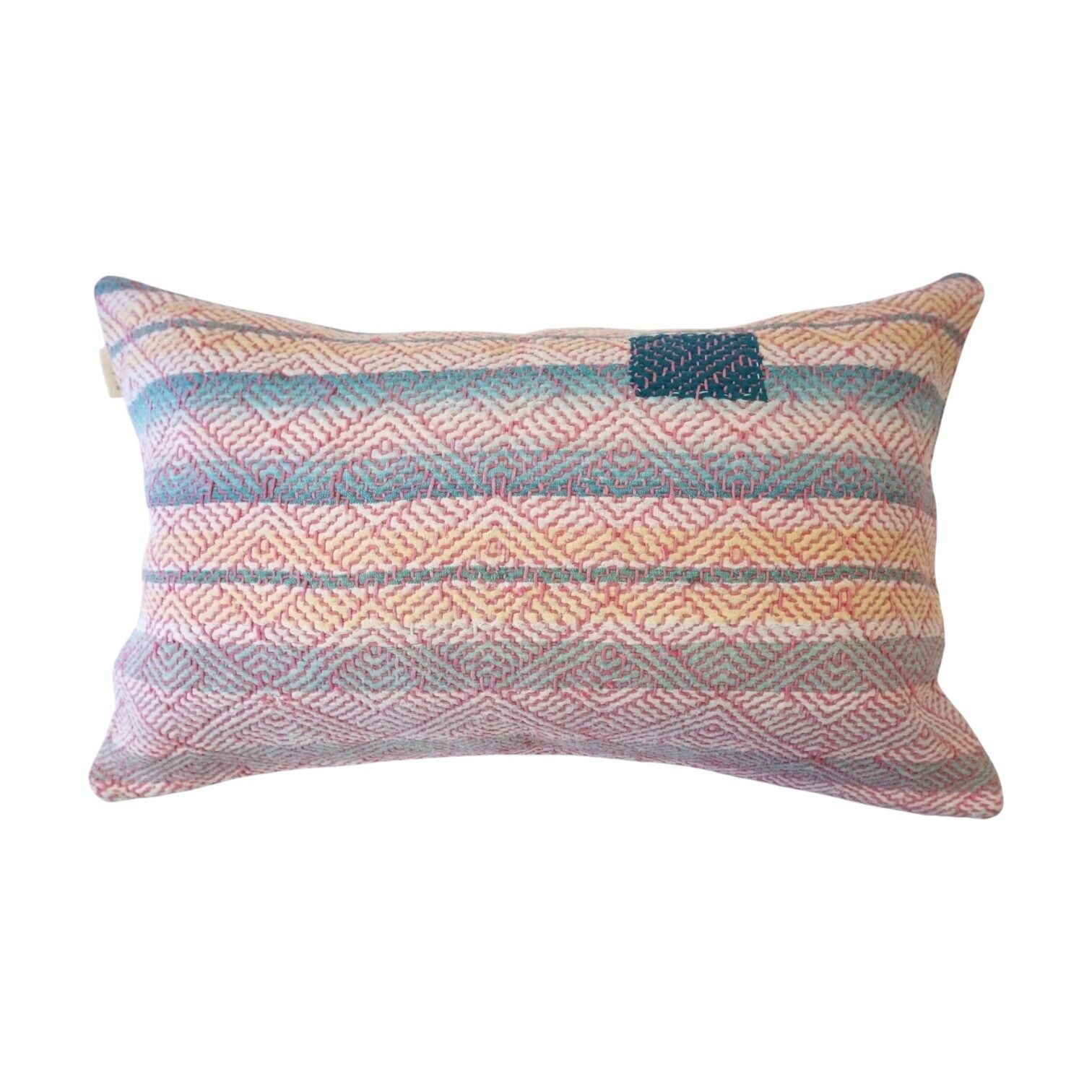 Cojín kantha rectangular n.° 81