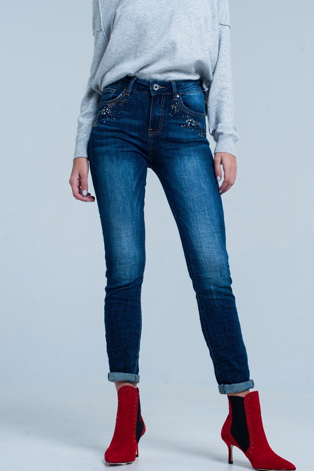 Jeans mit hoher Taille in dunkler Waschung und Strassdetails