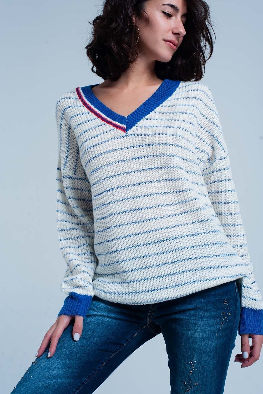 Blau gestreifter Pullover mit V-Ausschnitt