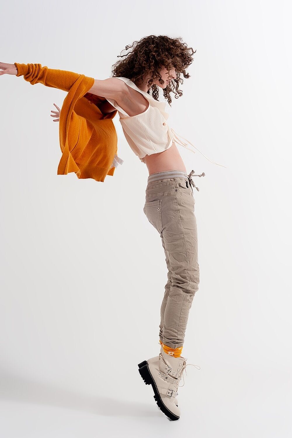 Dünne Chinohose mit elastischer Taille in Beige