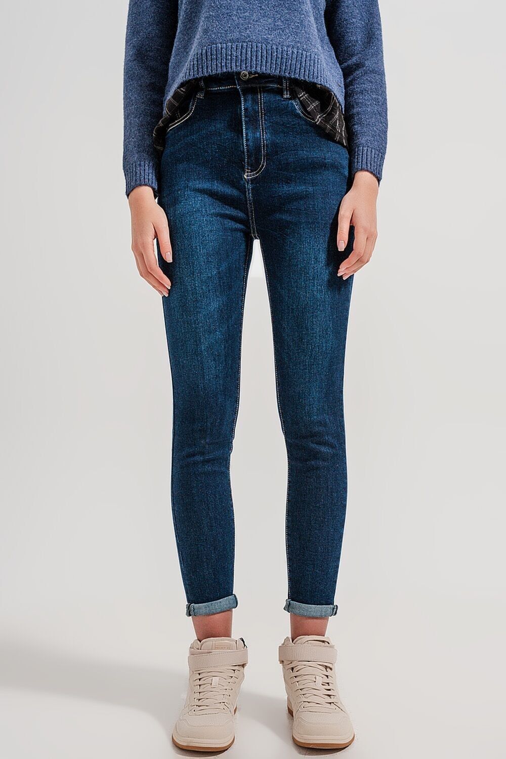 Dunkelblaue Skinny-Fit-Jeans mit hoher Taille