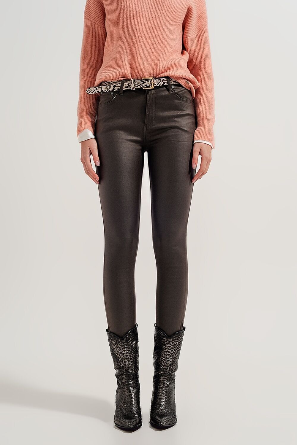 Khakifarbene Hose aus Kunstleder mit hohem Bund und geteiltem Reißverschluss