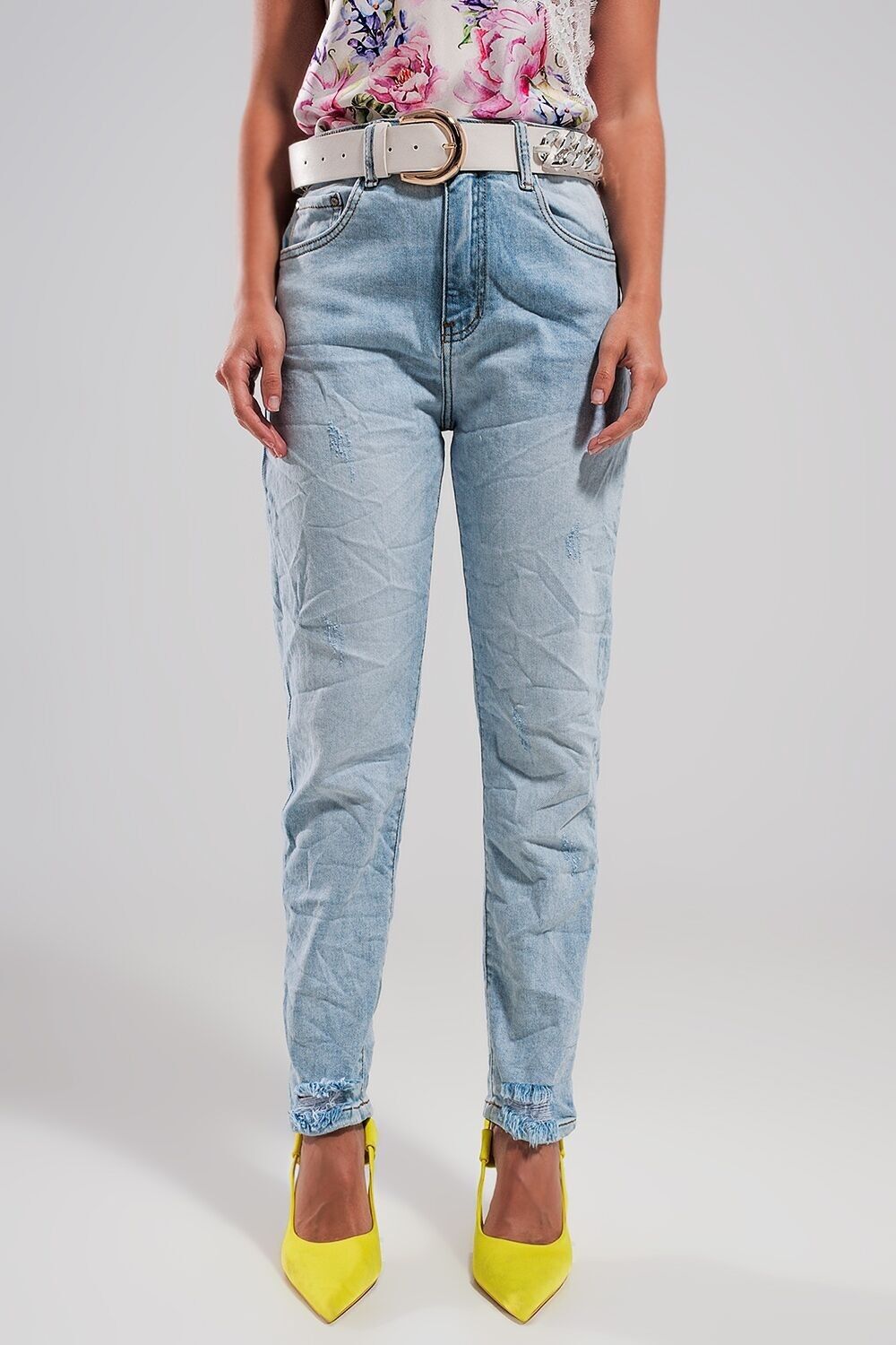 Zerrissene Jeans mit hoher Taille in Hellblau