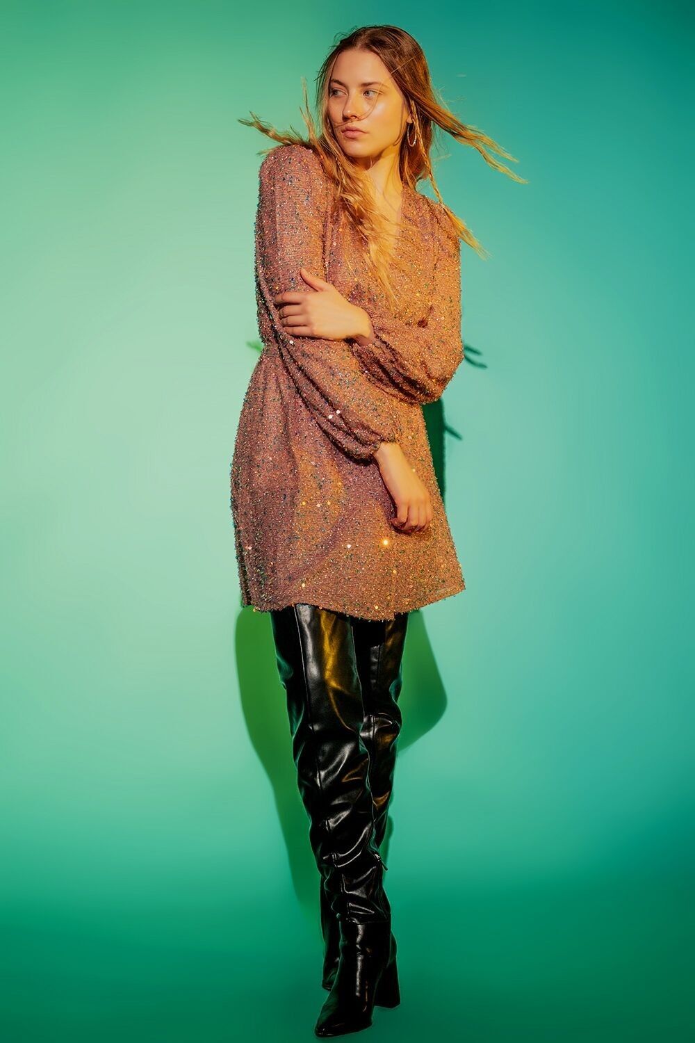 Wickel-Minikleid mit Pailletten in Puderrosa