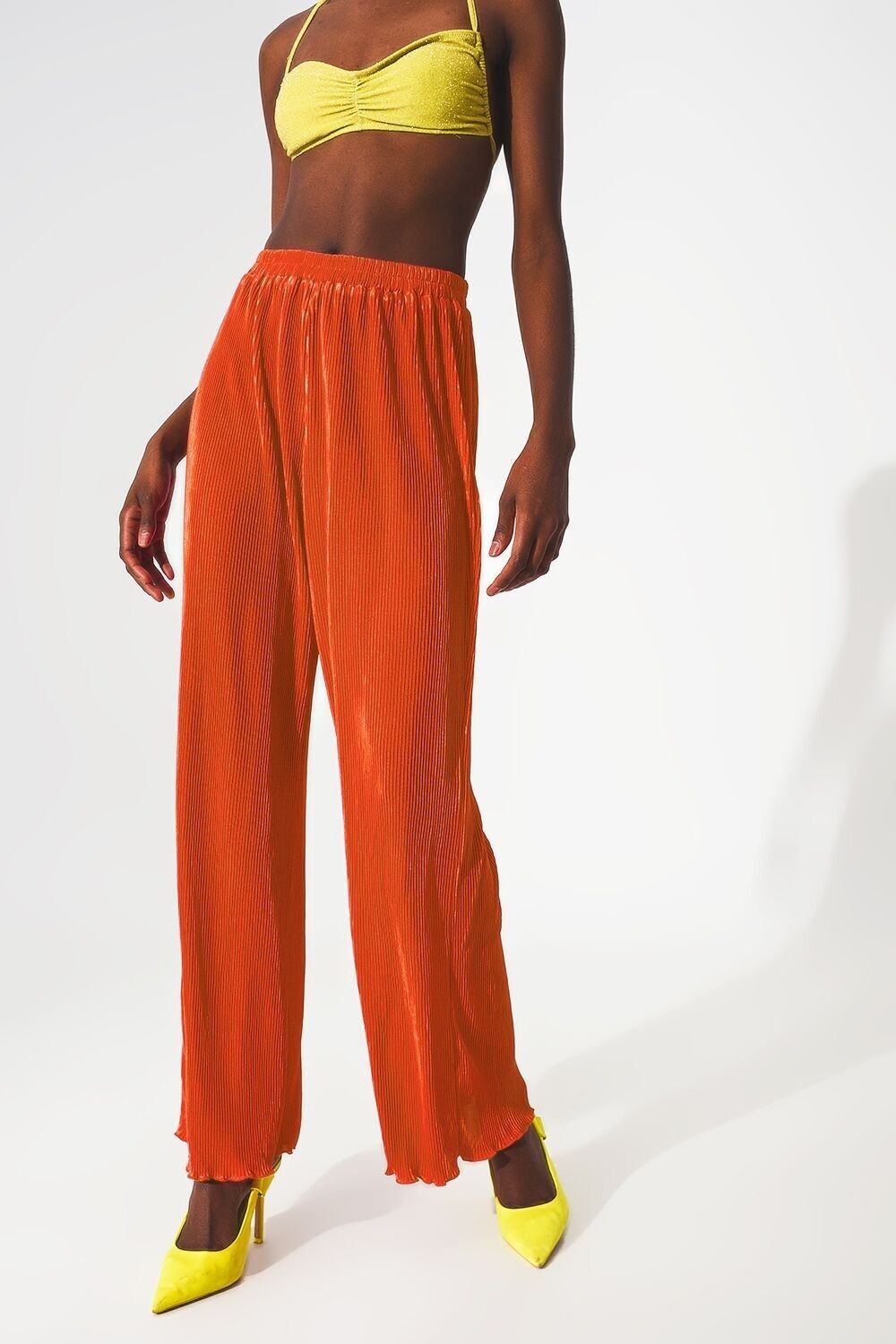 Satin-Plisseehose mit weitem Bein in Orange