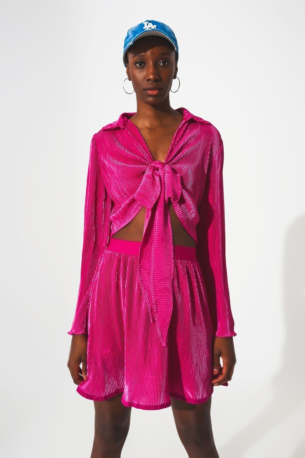 Vorne gebundenes, plissiertes Crop-Top in Fuchsia