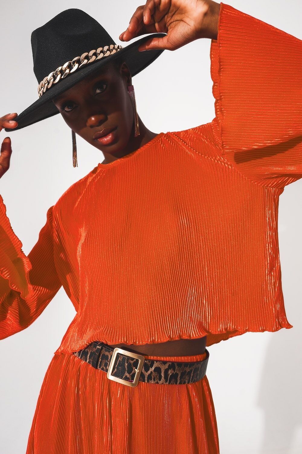 Plissiertes Crop-Top mit Rundhalsausschnitt in Orange
