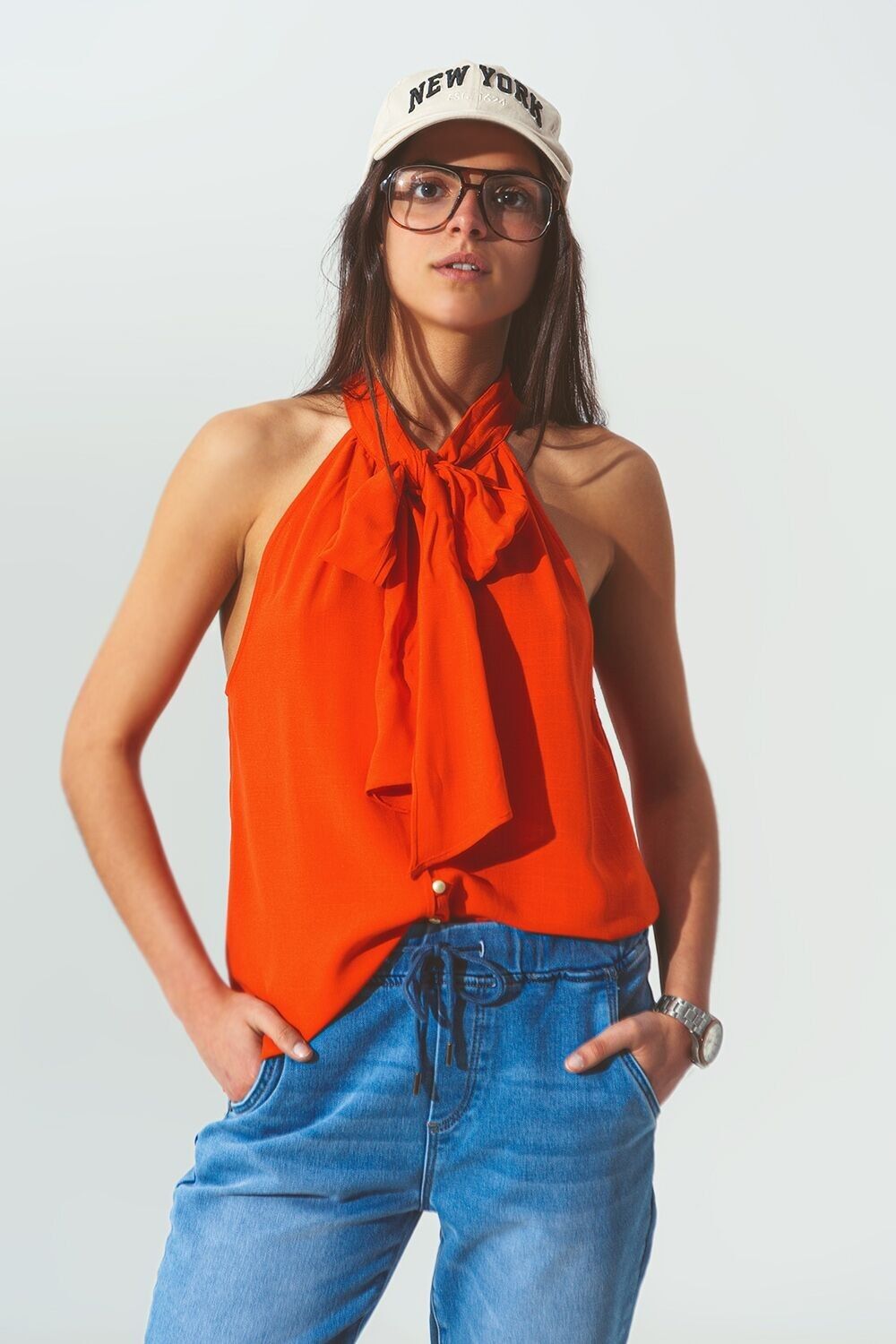 Neckholder-Top mit Knopfdetails in Orange
