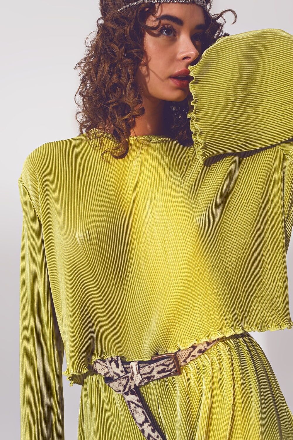 Plissiertes Rundhals-Crop-Top in Grün