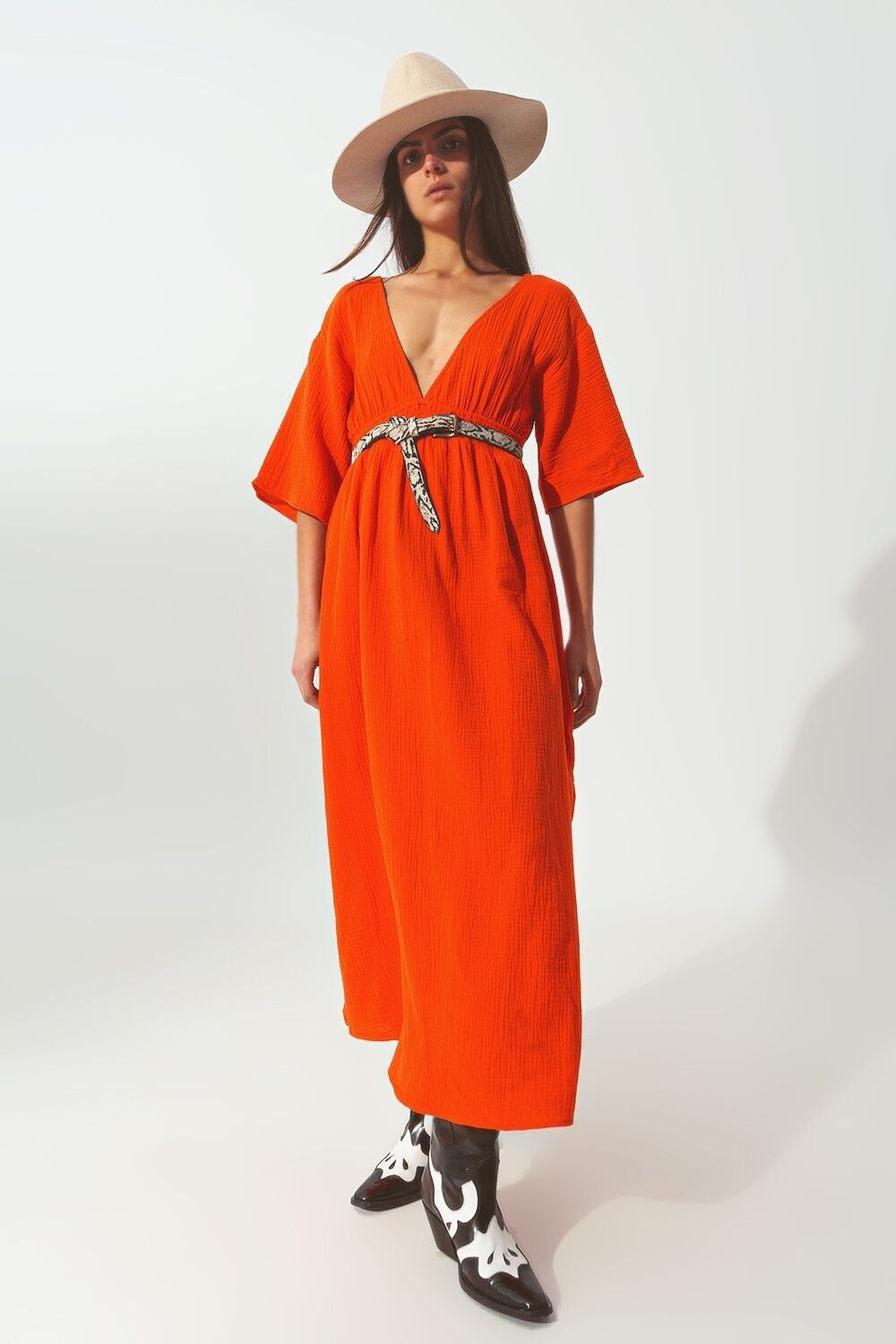 Strukturiertes Maxikleid mit V-Ausschnitt in Orange