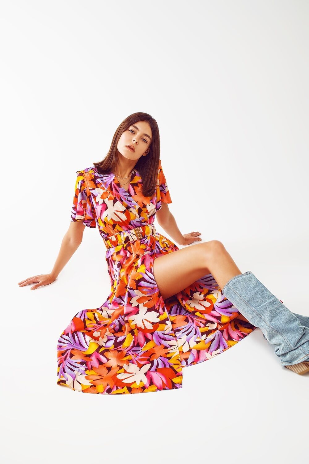 Mehrfarbiges, plissiertes Maxikleid mit V-Ausschnitt