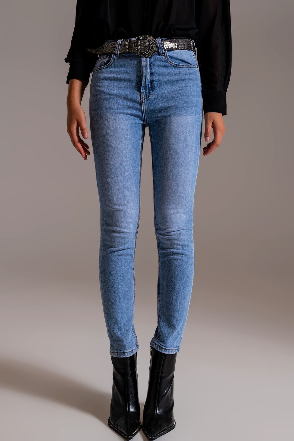 Skinny-Jeans mit hoher Taille in heller Waschung