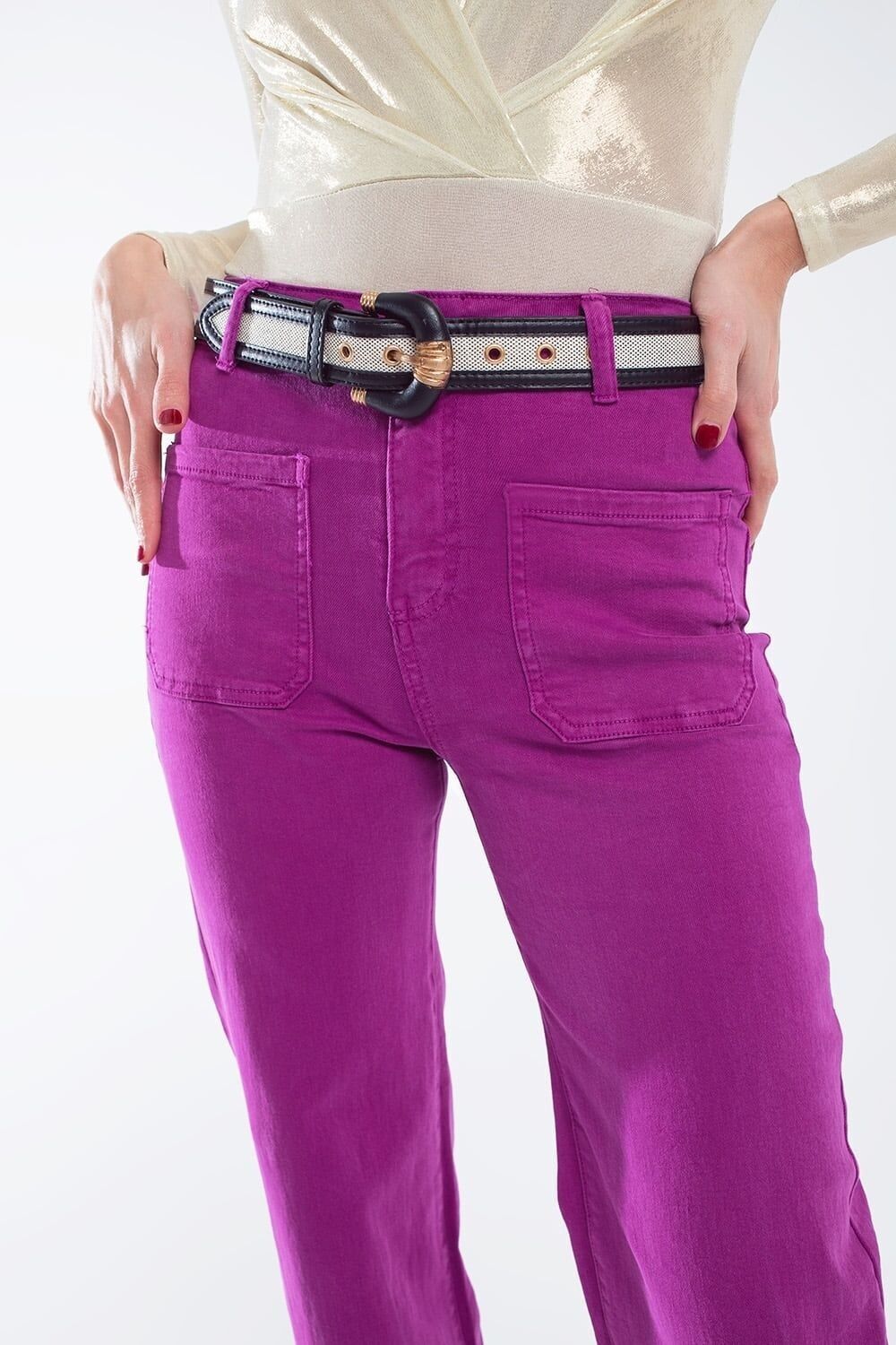 Schlagjeans mit hoher Taille und Vordertaschen in Magenta
