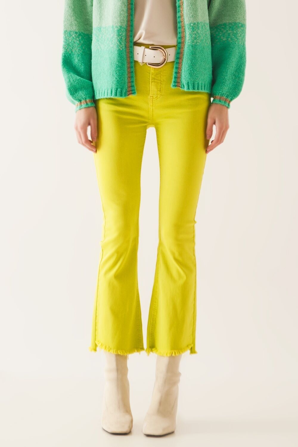 Flare jeans with raw hem edge in yellow