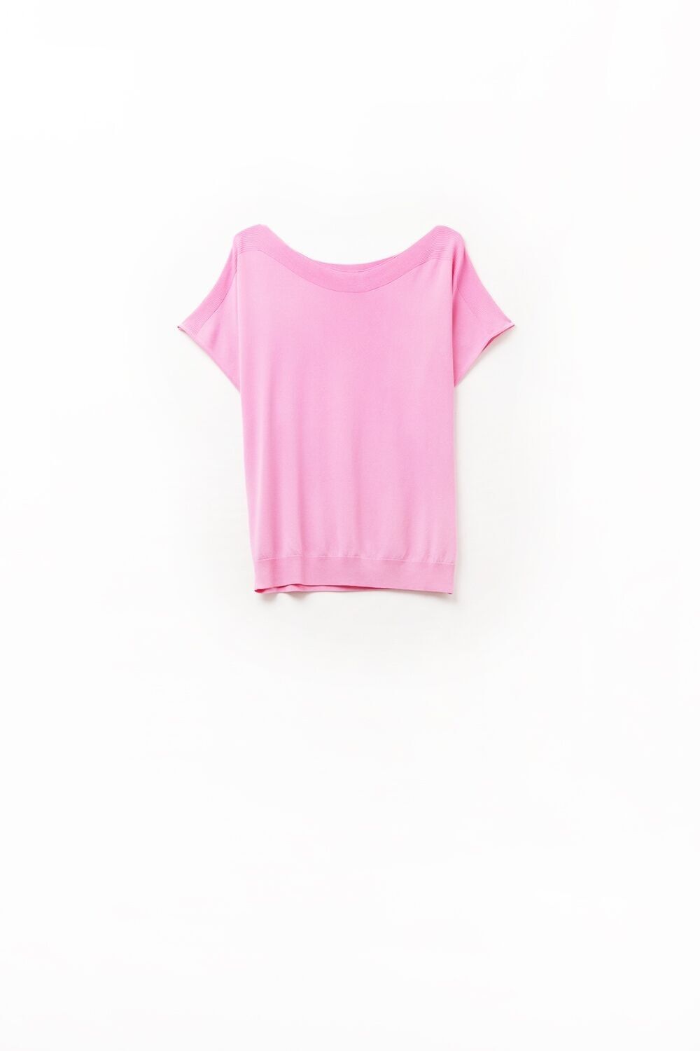 Relaxed fucsia boatneck sweater with dropped sleeves
