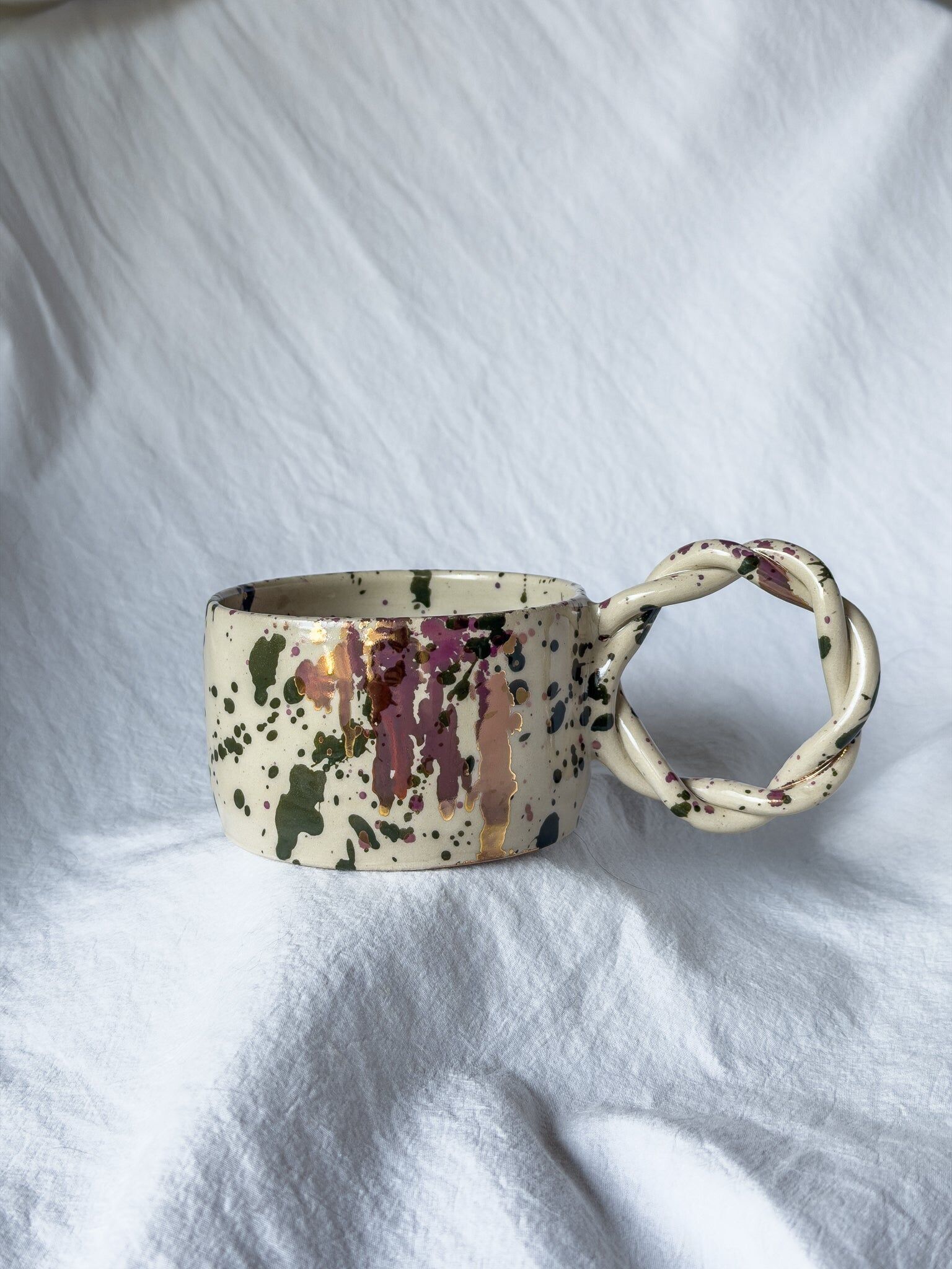 Splash-Becher in Waldgrün, Gold und Rosa