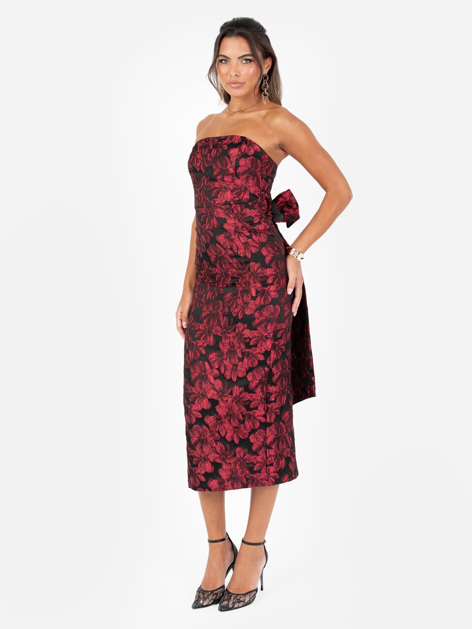 Vestido midi bandeau de jacquard floral rojo Maya con lazo extragrande
