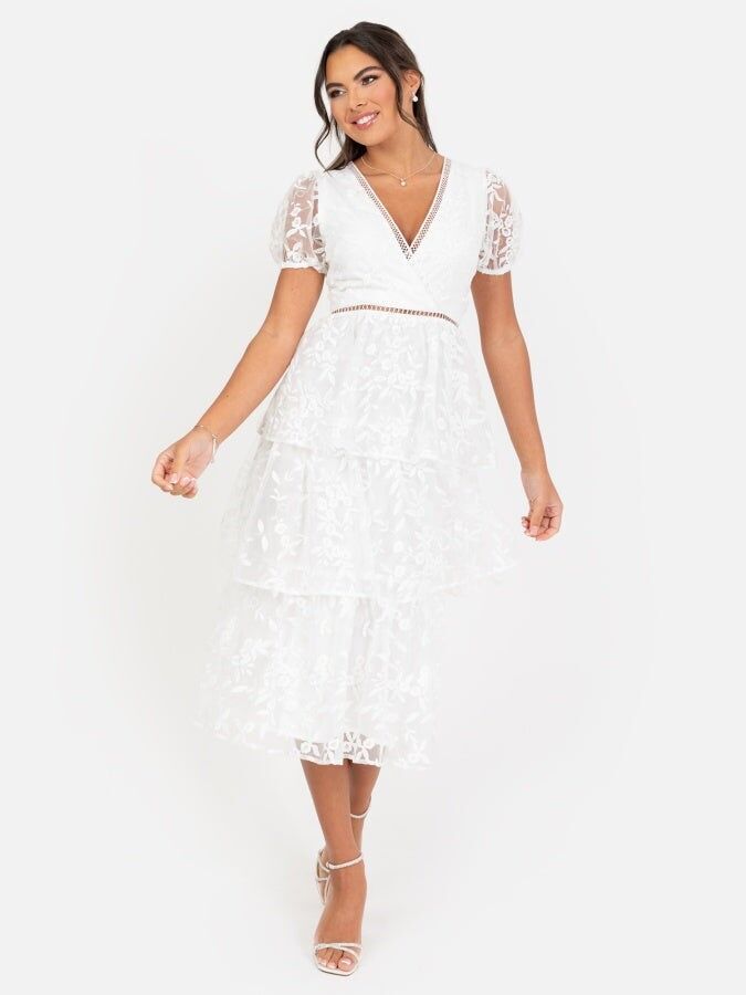 Vestido midi de organza escalonado con bordado floral blanco Maya