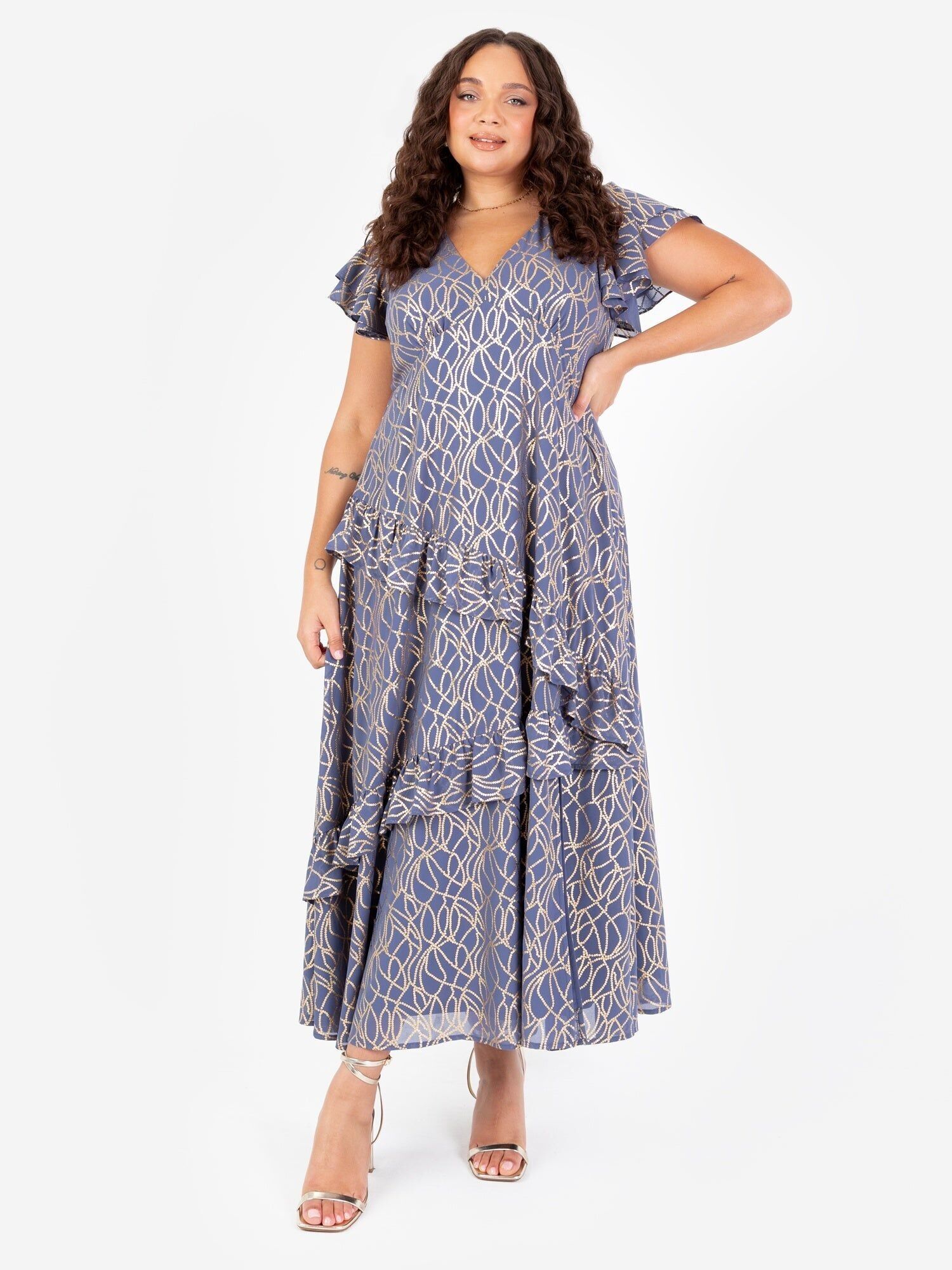 Vestido midi con escote en V y mangas abullonadas de Lovedrobe con detalle dorado