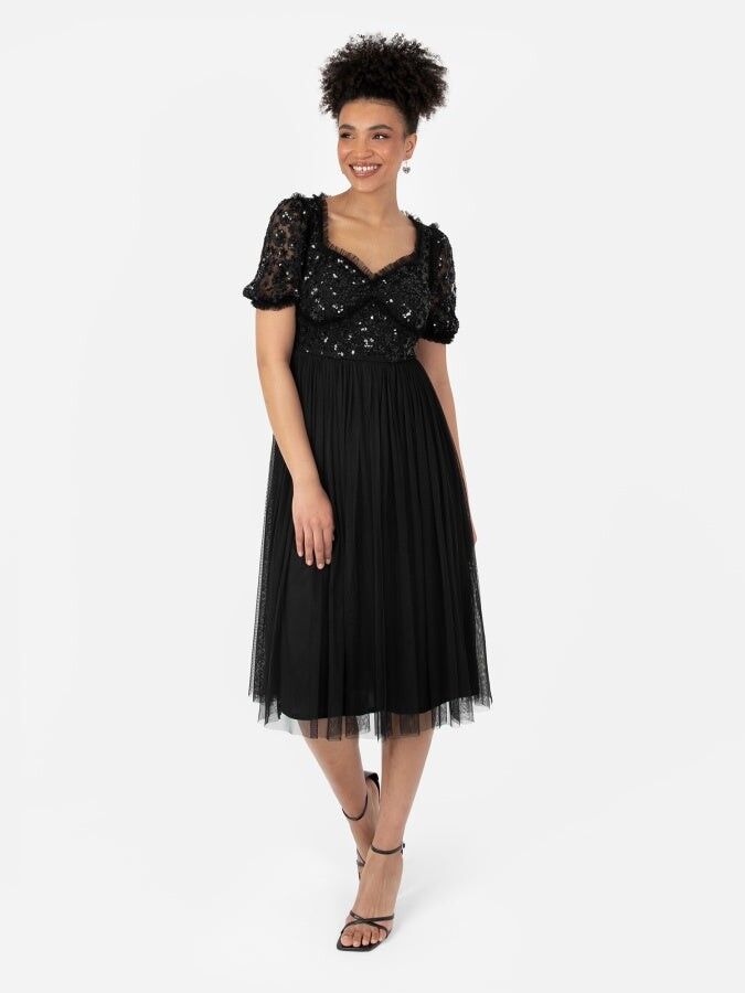 Vestido midi Maya con escote corazón y adornos florales en negro
