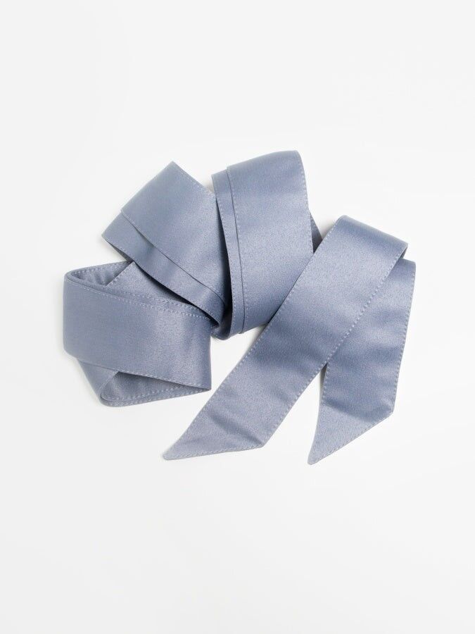 Cinturón de satén azul maya