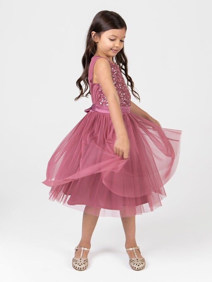 Vestido midi con lentejuelas delicadas y lazo en rosa del desierto Maya