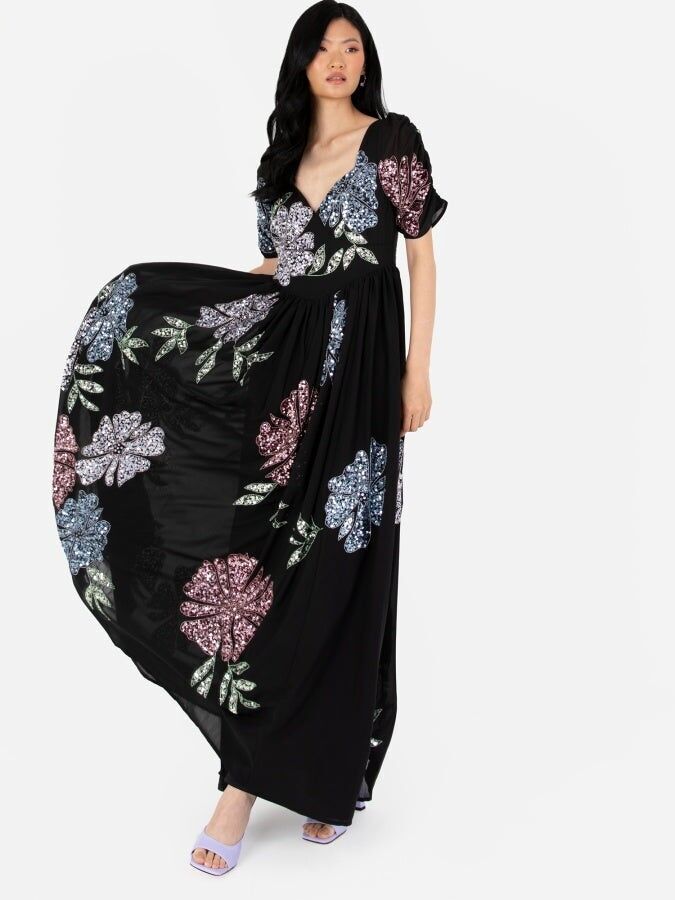 Vestido largo Maya Black con escote corazón y adornos