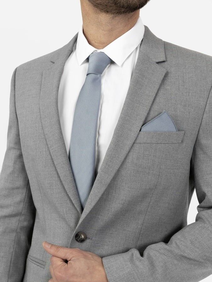 Ensemble cravate et pochette en satin bleu poudré Maya Deluxe