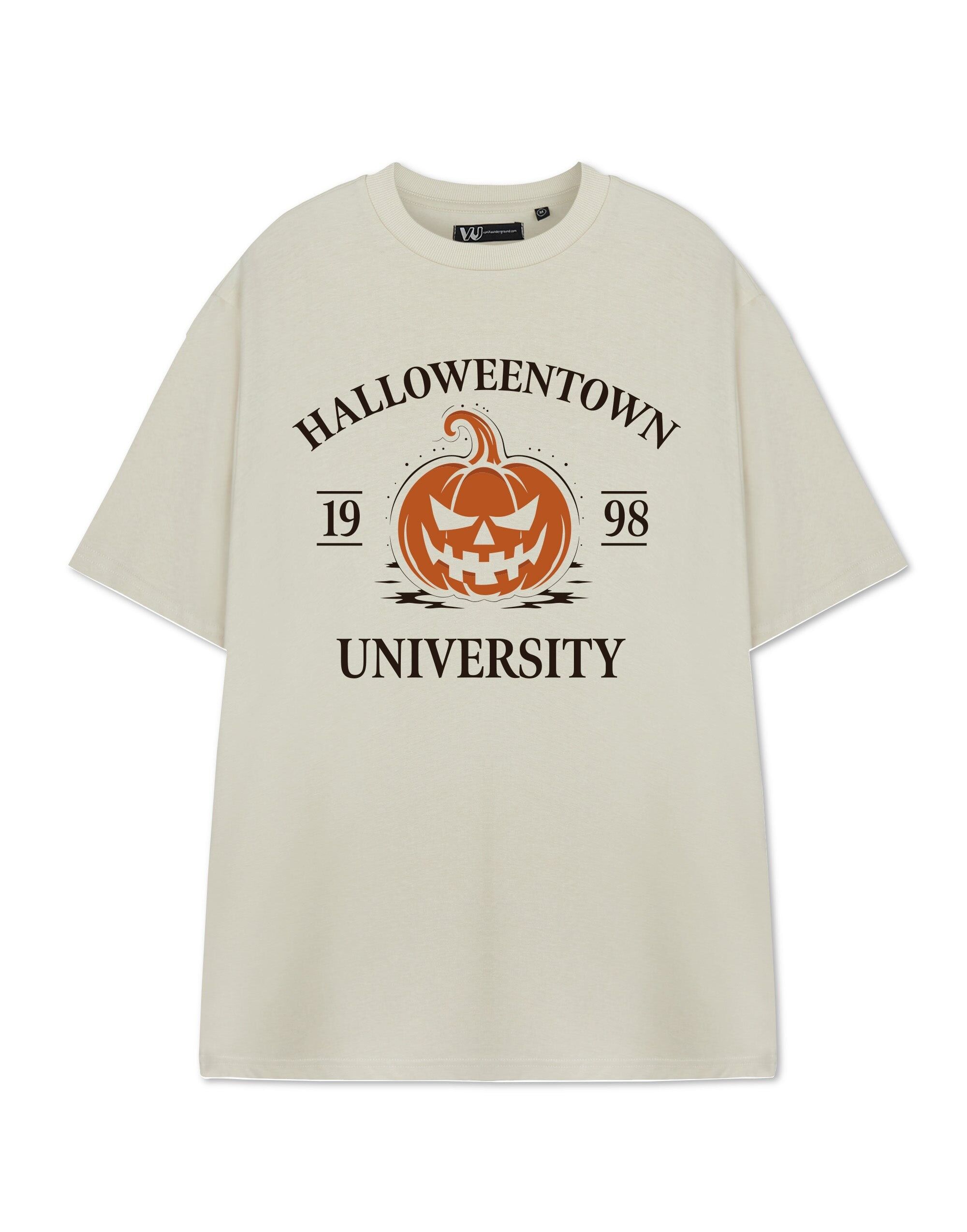 Camiseta de manga corta para mujer Show Me The Merch en color beige con estampado de Halloween Town
