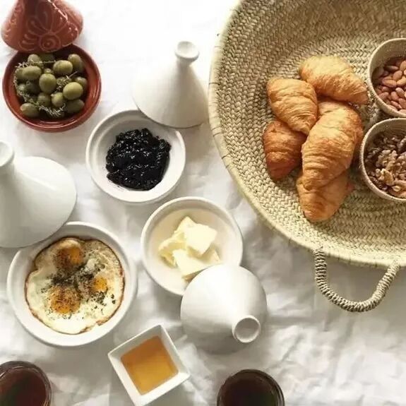 Panier de table naturel – Grand panier à assiettes tressé marocain
