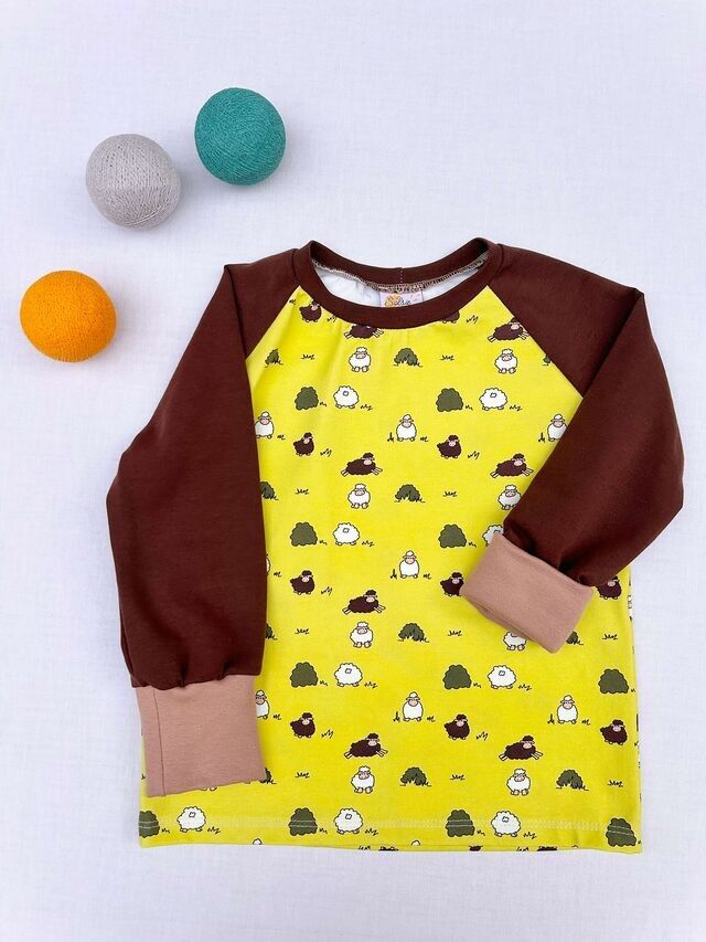 Long-sleeved "Leapfrog" T-shirt in anise green
