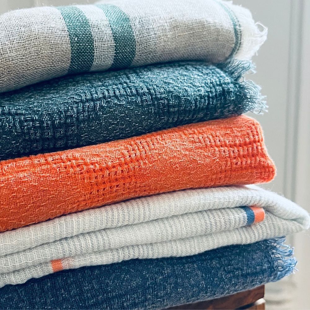 10er-Pack Herrenschals – Grün-, Orange- und Blautöne – Bio-Baumwolle und Leinen – Frühjahr/Sommer 2026