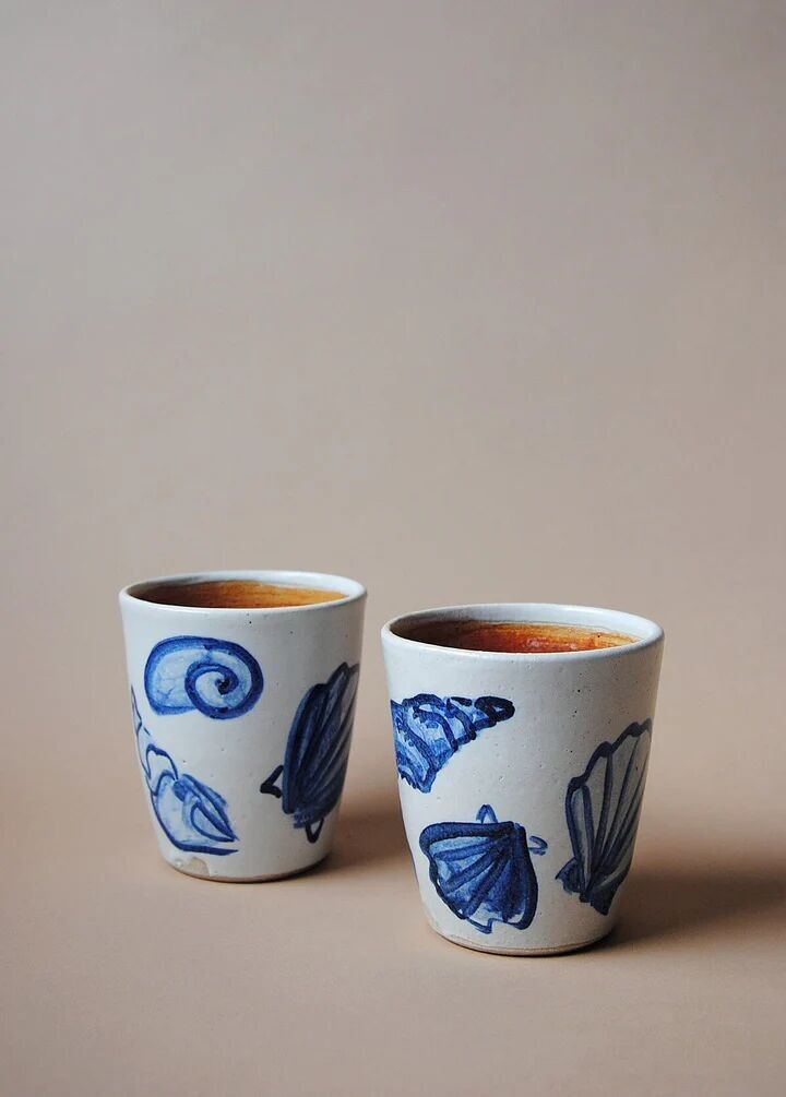 Illustrierte Keramikbecherschalen – handgedrehtes Steinzeug