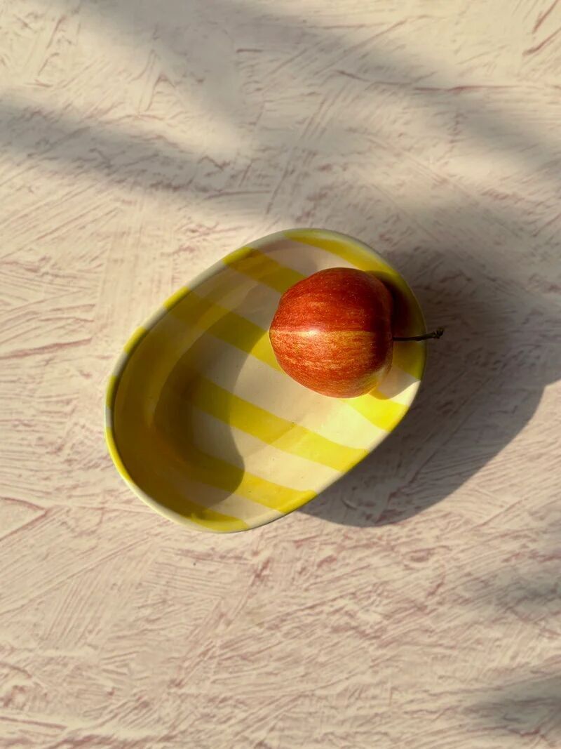 Cuenco de cerámica a rayas amarillo - Juego de 4 hecho a mano (18 x 13 x 5 cm)