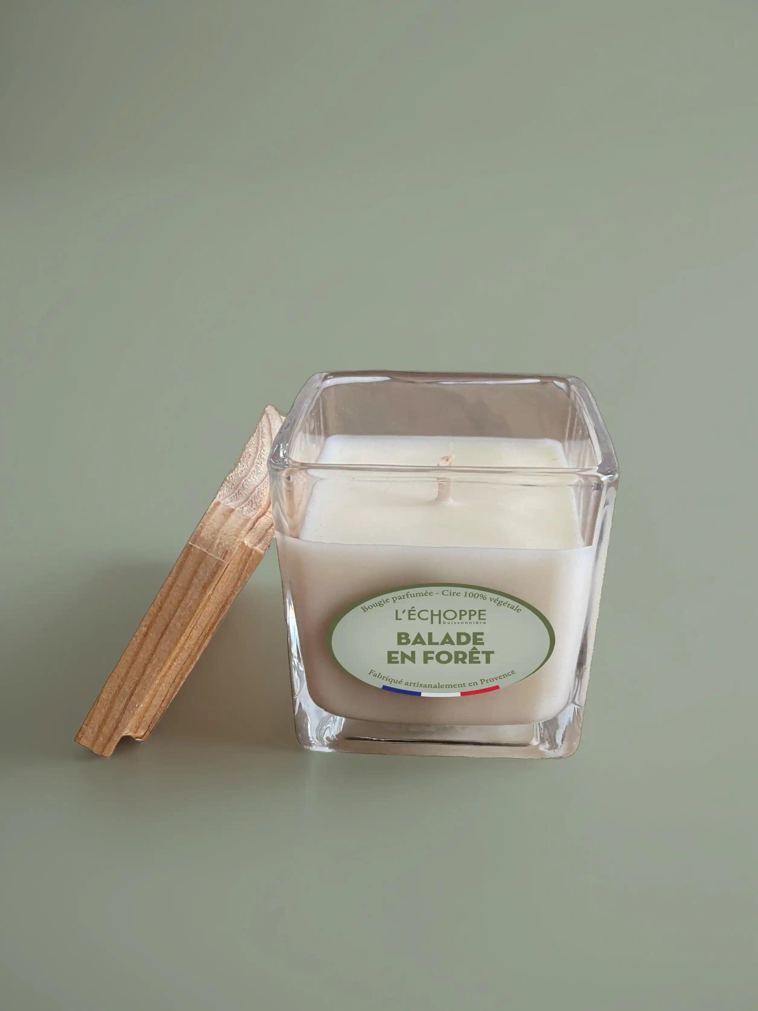 Passeggiata nella foresta - Candela profumata 85g