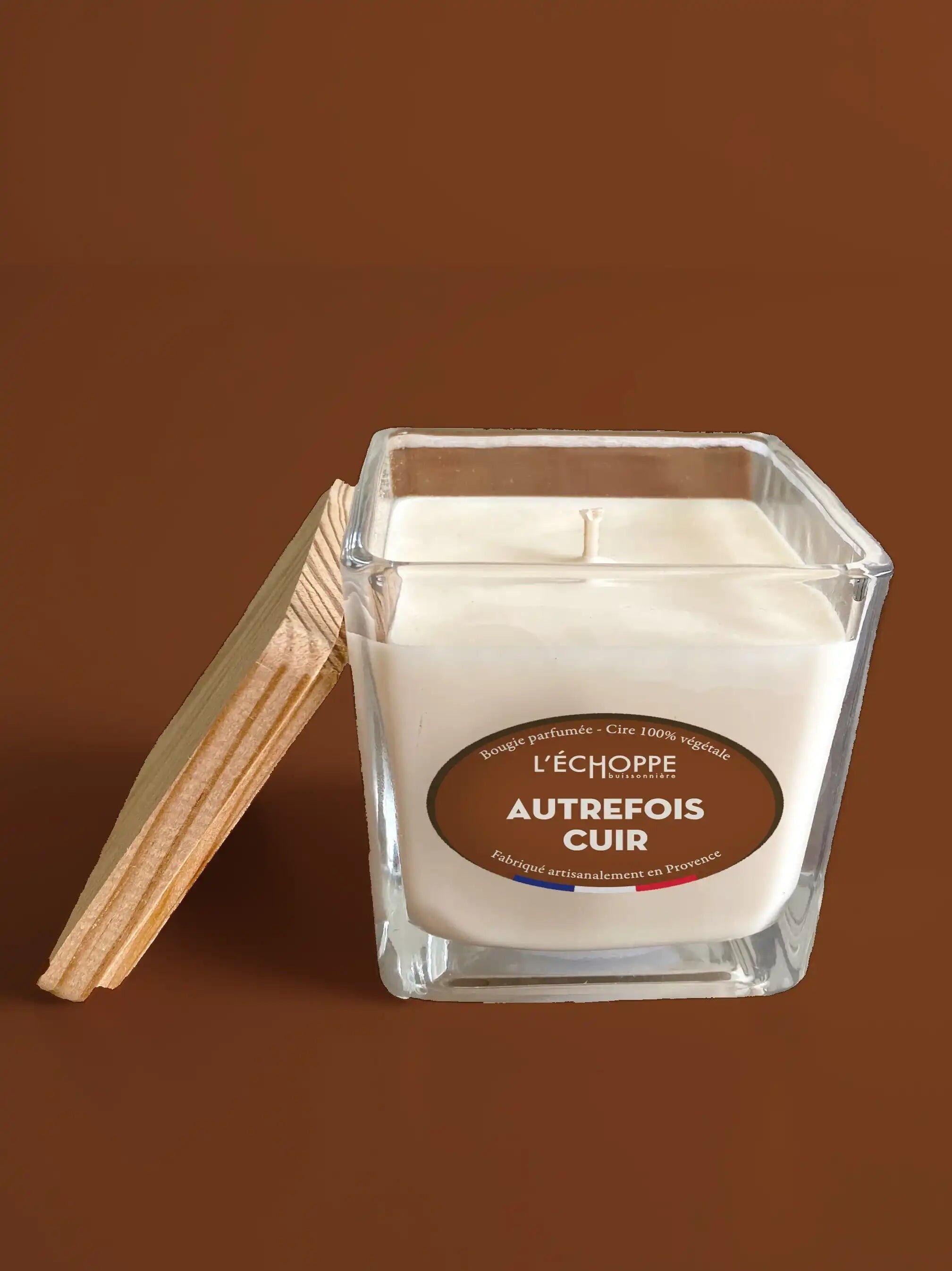 Precedentemente Pelle - Candela profumata 190g