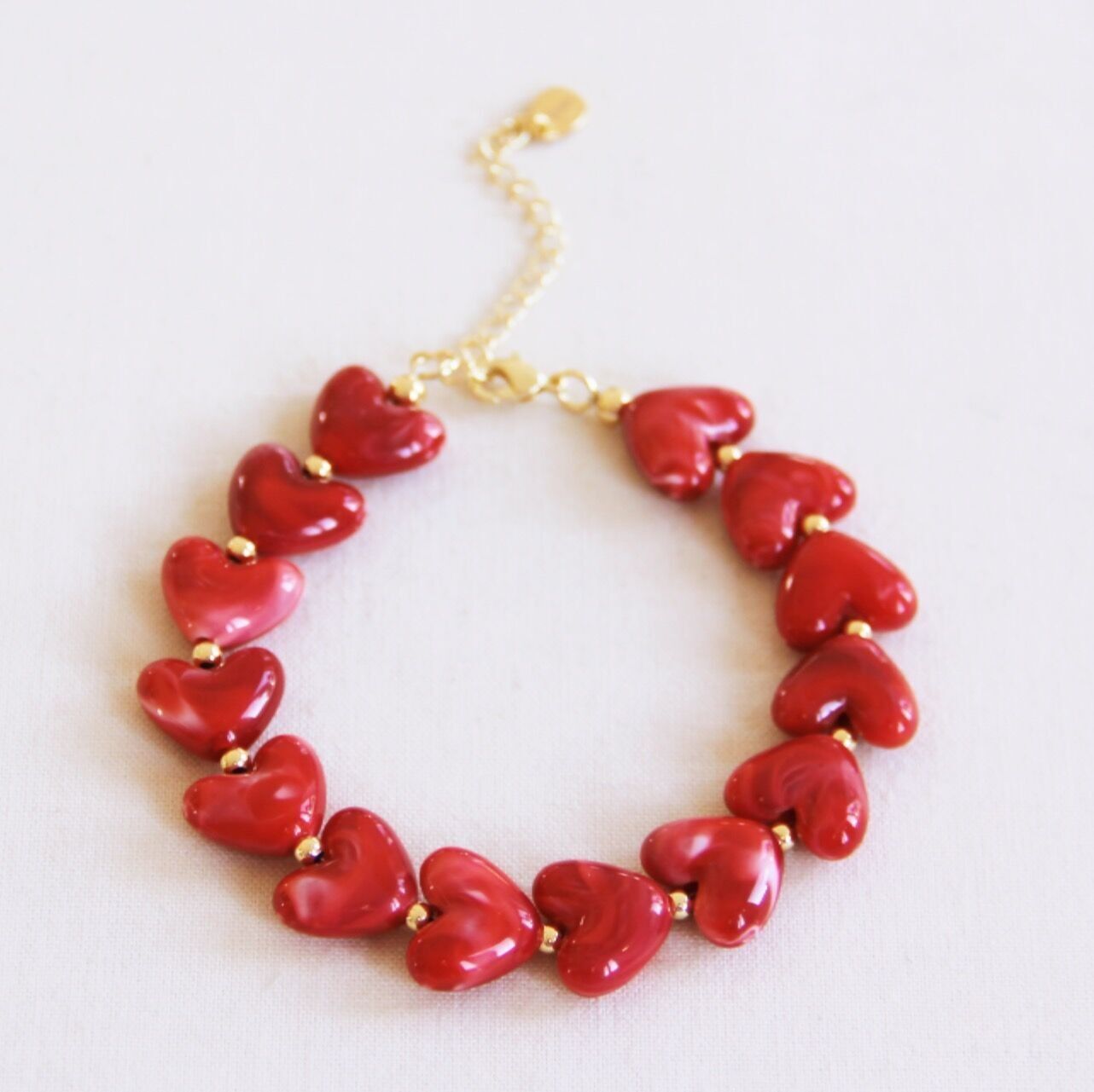 Pulsera de cuentas de resina con forma de corazón XL - roja