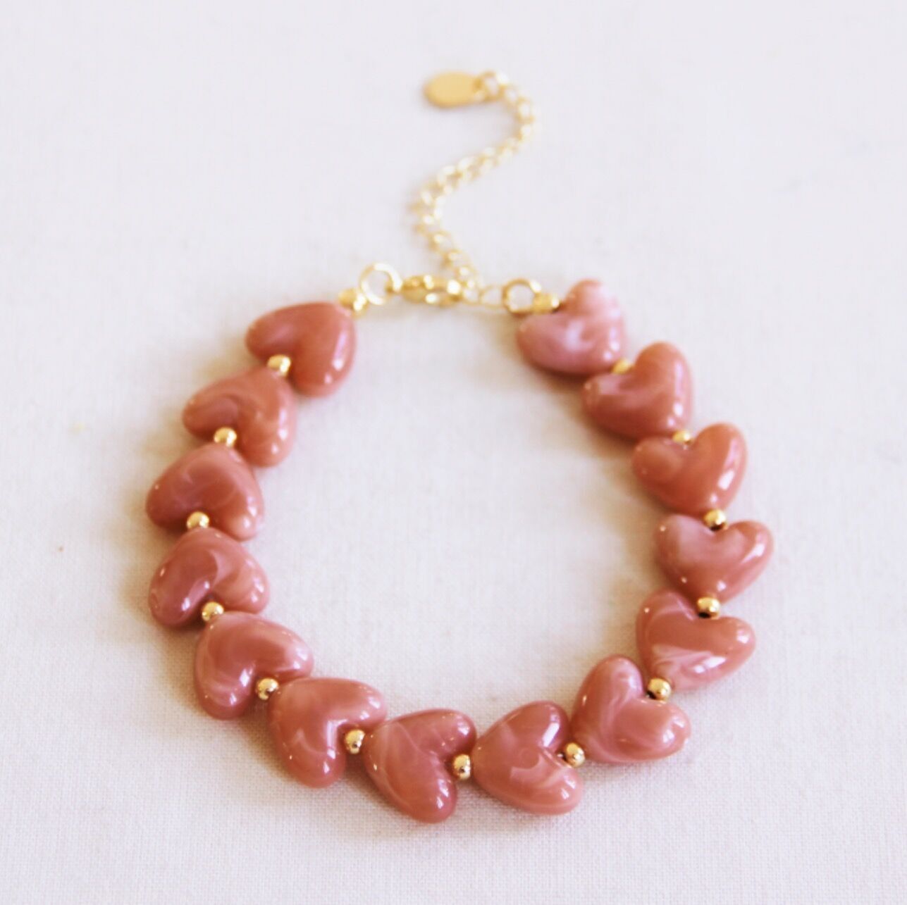 Pulsera de cuentas de resina con forma de corazón XL - salmón