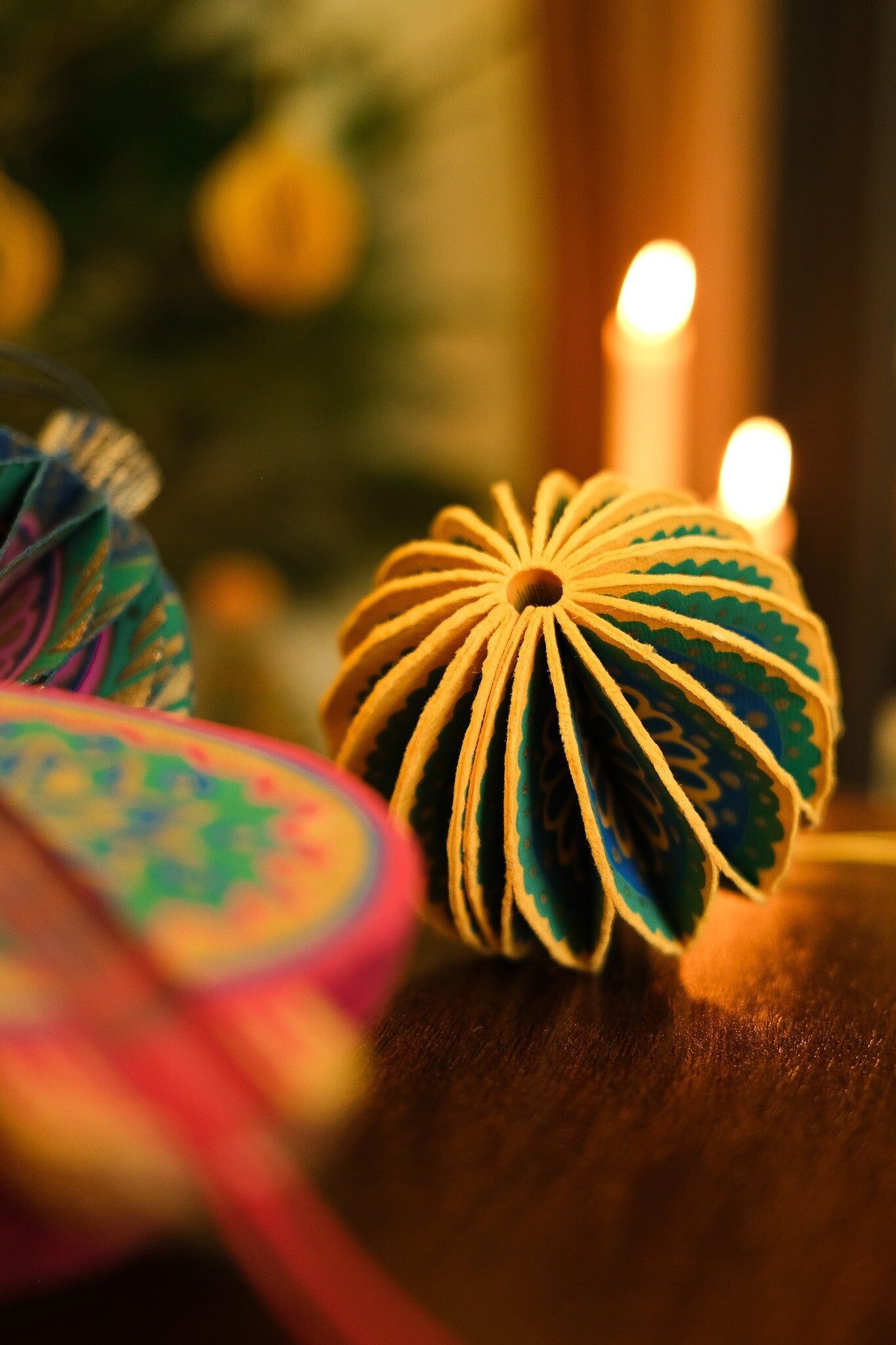 Adorno de panal amarillo