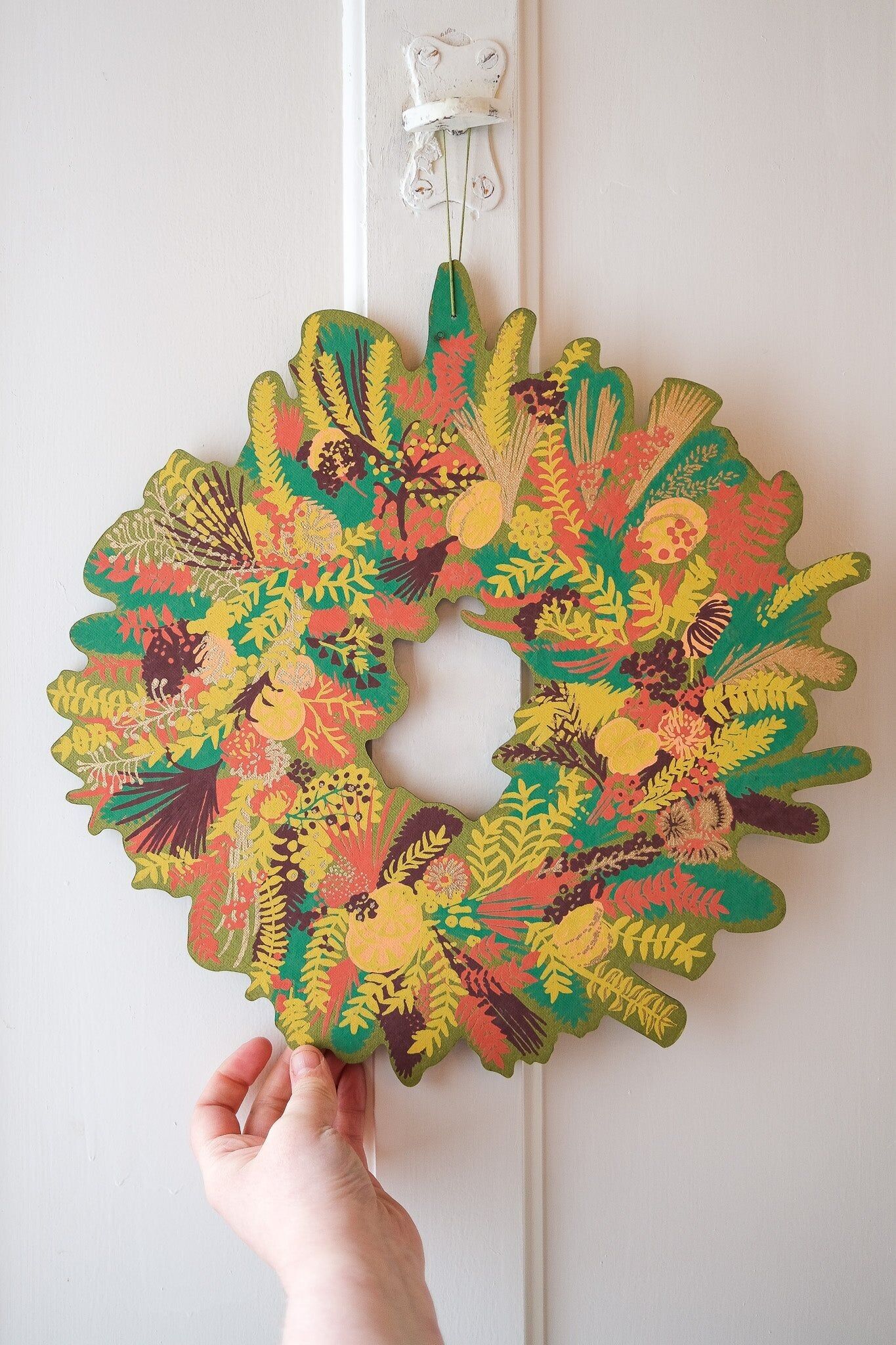 Buy wholesale Winter Blooms Cotton Board Wreath
