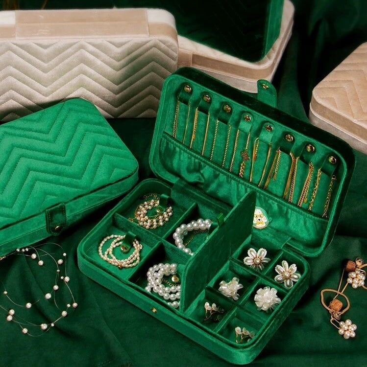 Grande scatola portagioielli in velluto di lusso