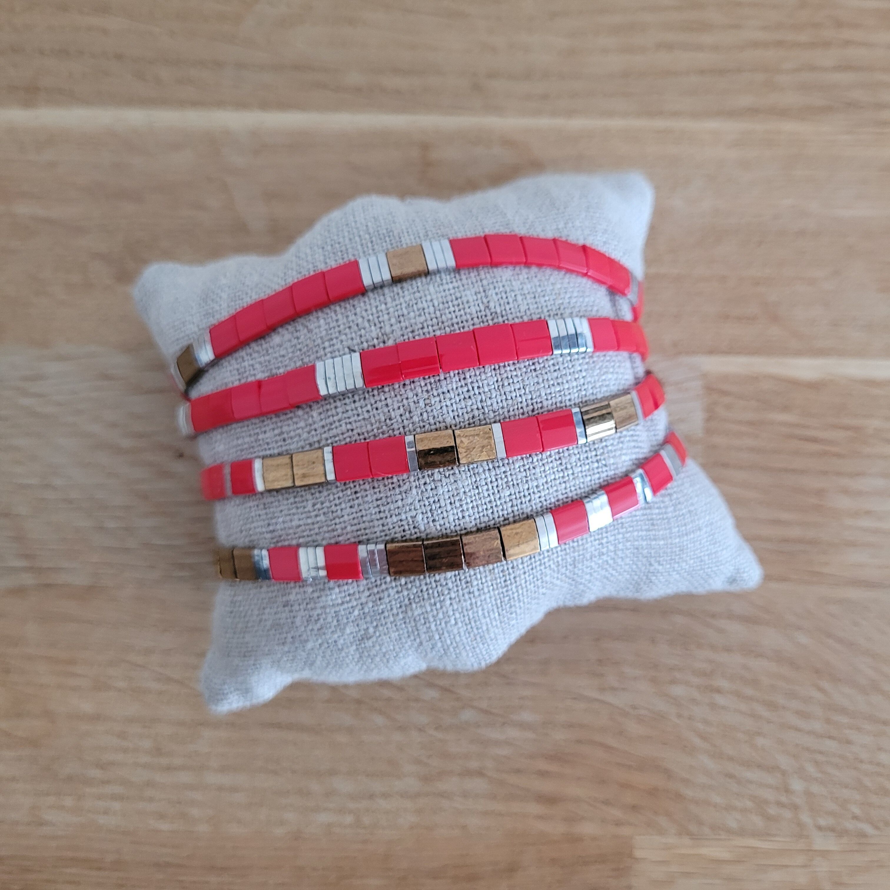 TILA – Unisex, Größe L – Rot und Bronze – Valentinstag