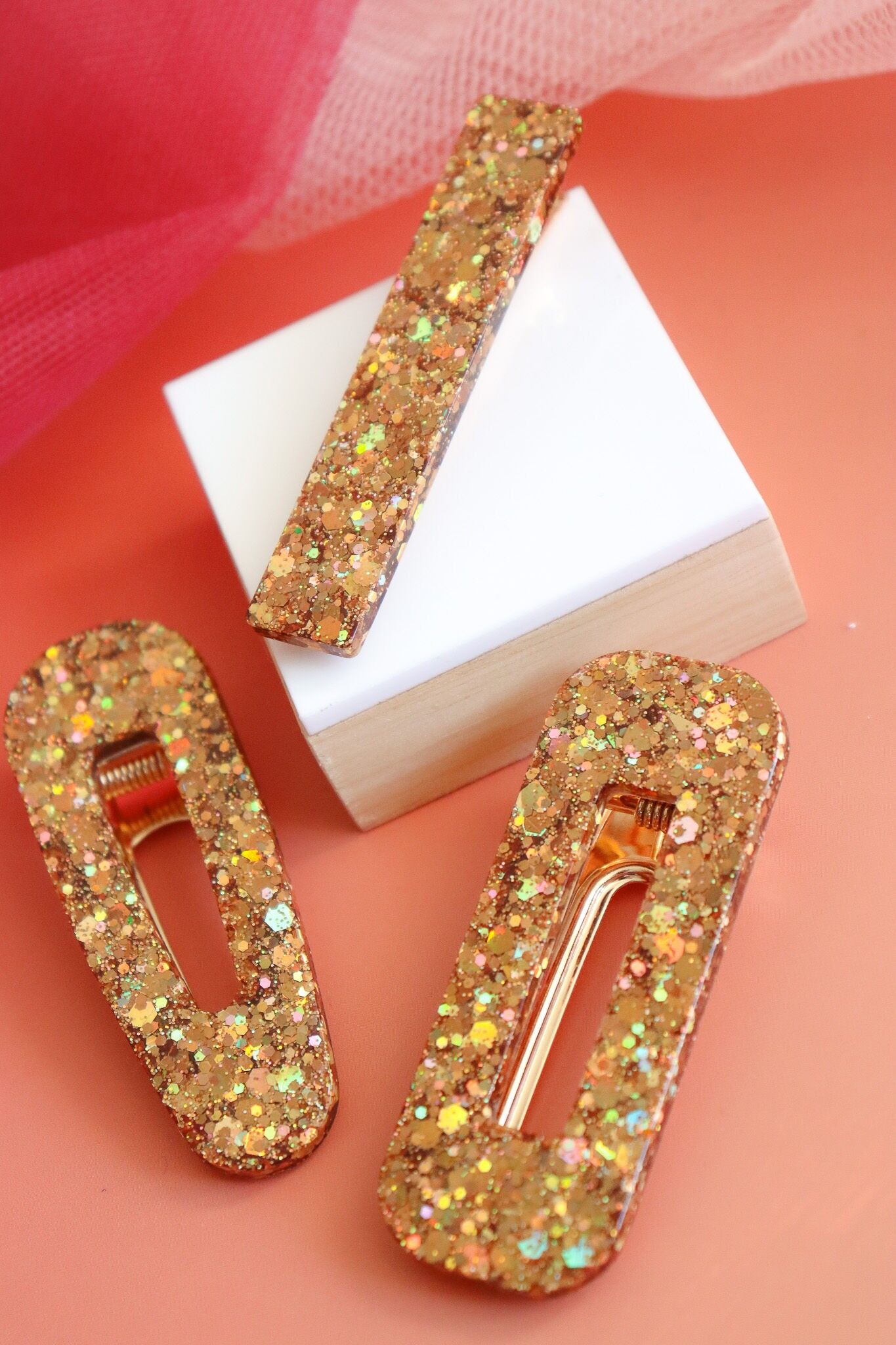 Pinza para el pelo de oro viejo