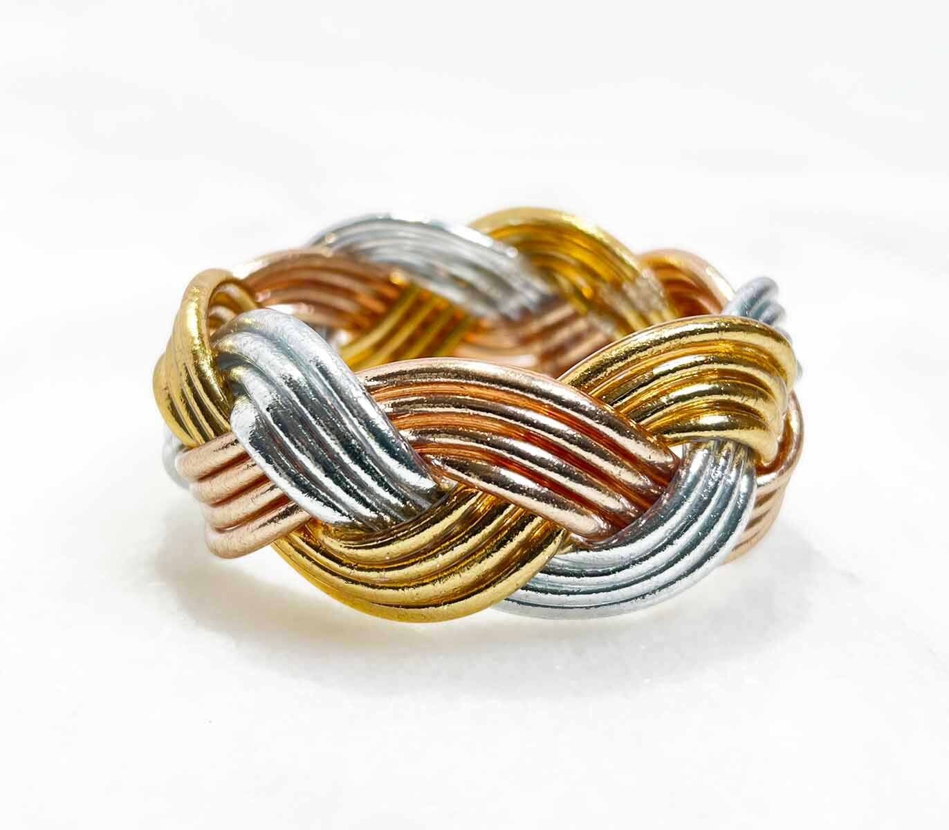 Pulsera budista certificada, hecha en Tailandia con mantra. Estilo brazalete extra ancho. Multicolor.