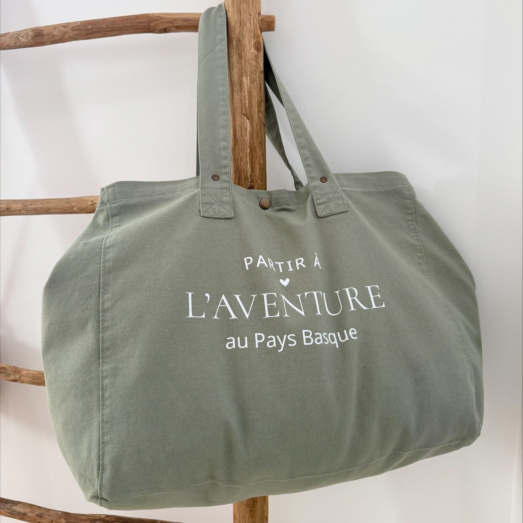 Grand Cabas personnalisable -localisation-région- "Partir à l'Aventure" -5 coloris au choix