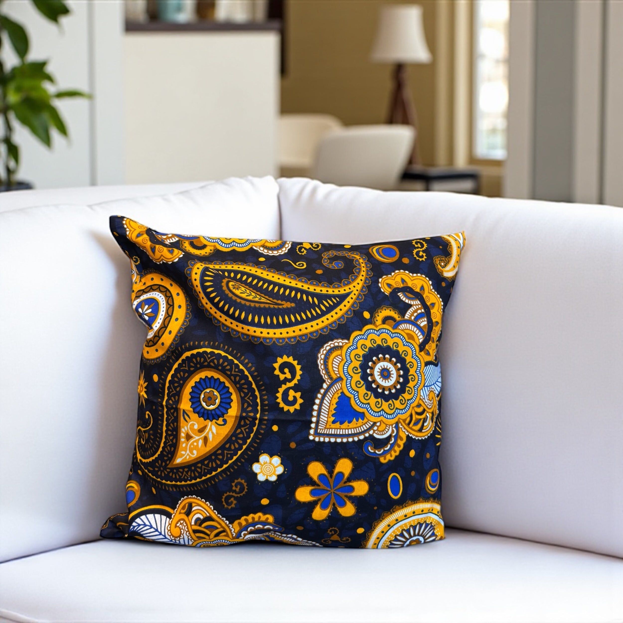 Afrikanischer Kissenbezug | Marineblau-Gelb-Paisley-Muster – Dekokissen 45 x 45 cm – 100 % Baumwolle